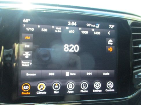 Used 2020 Jeep Grand Cherokee High Altitude AWD/4WD image 17