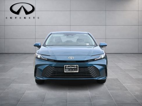 Used 2025 Toyota Camry LE w/ Convenience Package FWD image 2