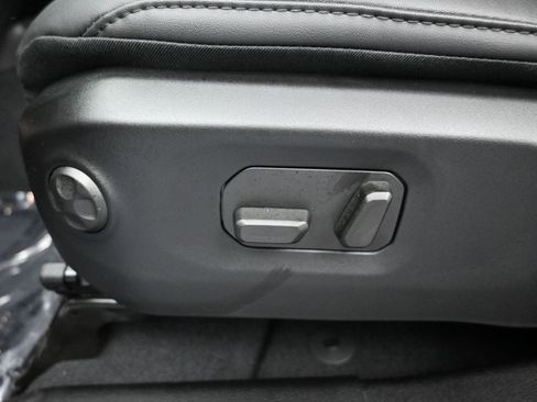 New 2026 Jeep Wrangler Unlimited Rubicon w/ Technology Group image 12