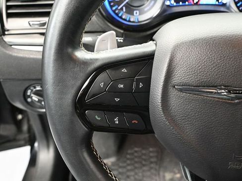 Used 2018 Chrysler 300 S image 26