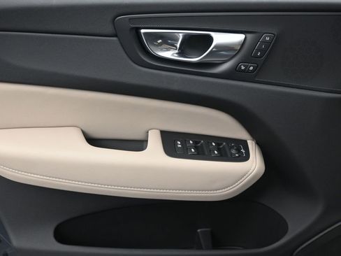New 2026 Volvo XC60 T8 Plus w/ Protection Package Premier AWD/4WD image 10