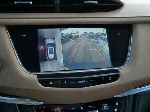 Used 2017 Cadillac XT5 Platinum image 32