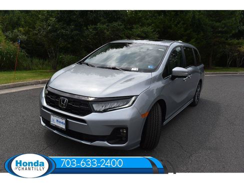 New 2026 Honda Odyssey Touring image 3