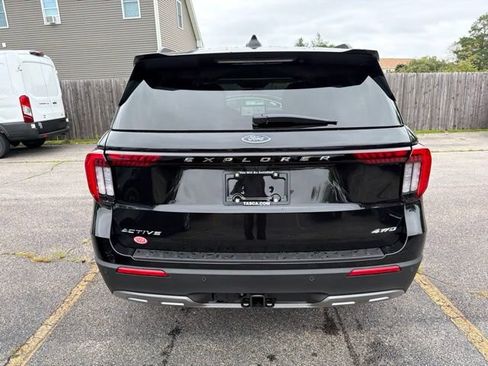 New 2026 Ford Explorer Active w/ Active Comfort Package AWD/4WD image 4
