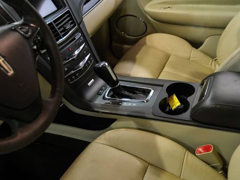 Used 2019 Lincoln MKT AWD image 23