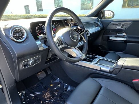 Certified 2025 Mercedes-Benz GLB 250 4MATIC image 17