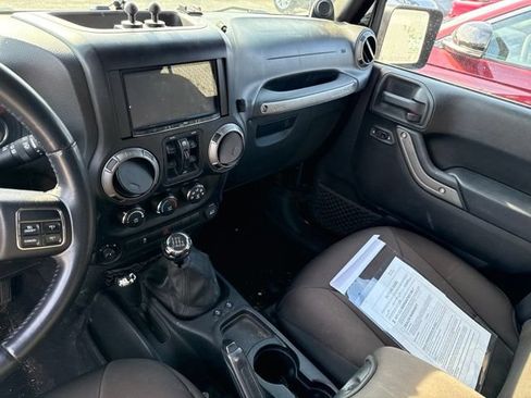 Used 2013 Jeep Wrangler Unlimited Sport AWD/4WD image 7