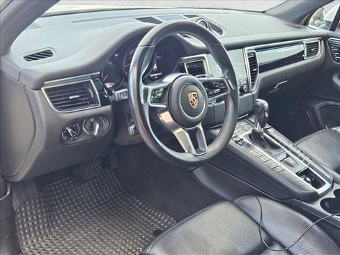 Used 2018 Porsche Macan AWD/4WD image 8