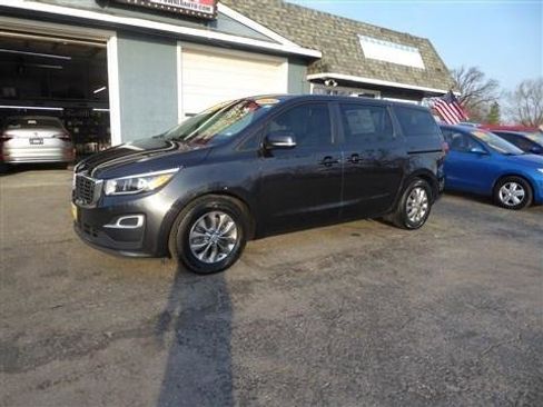 Used 2020 Kia Sedona LX image 3