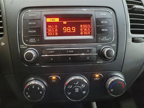 Used 2016 Kia Forte LX FWD image 25