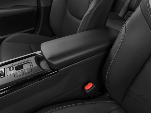Used 2025 Toyota Prius FWD image 33