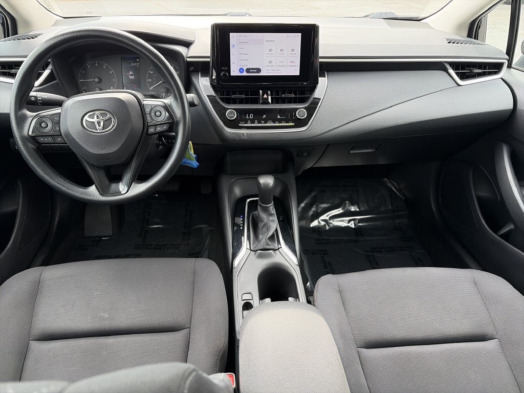 Used 2024 Toyota Corolla LE FWD image 2