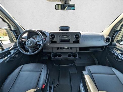Used 2025 Mercedes-Benz Sprinter 2500 image 15