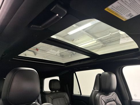 Certified 2023 Lincoln Navigator Reserve AWD/4WD image 15