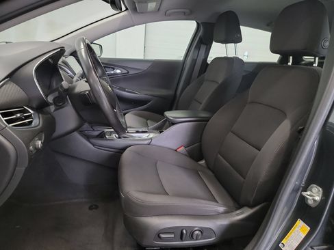 Used 2018 Chevrolet Malibu LT FWD image 12