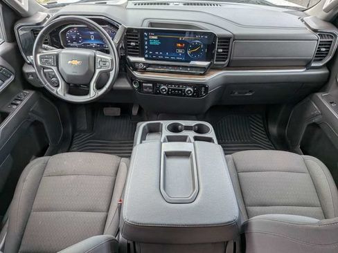 Used 2025 Chevrolet Silverado 1500 LT AWD/4WD image 17