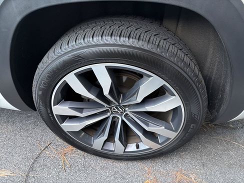 Used 2021 Volkswagen Atlas SEL R-Line FWD image 7