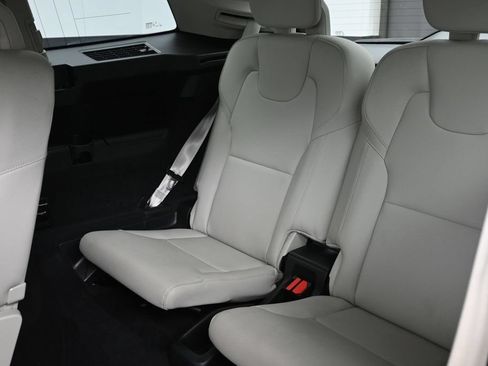Used 2024 Volvo XC90 B6 Plus w/ Protection Package Premier AWD/4WD image 17