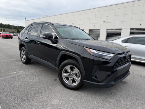 Used 2023 Toyota RAV4 XLE w/ Convenience Package FWD image 4