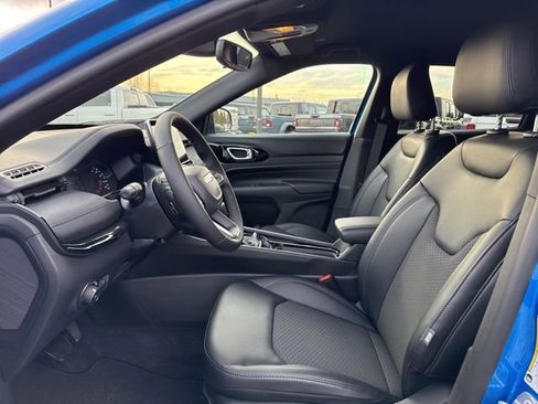 New 2026 Jeep Compass Latitude image 13