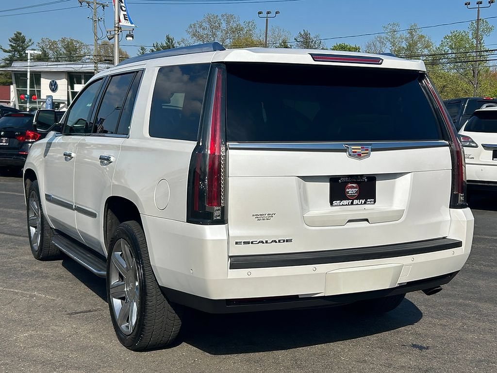 Used 2018 Cadillac Escalade Luxury AWD/4WD image 16