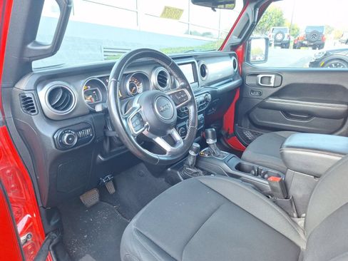 Used 2020 Jeep Wrangler Unlimited Sahara AWD/4WD image 9