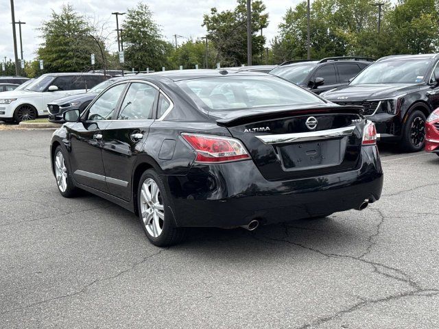 Used 2015 Nissan Altima 3.5 SL FWD image 4