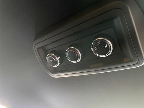 Used 2018 Dodge Grand Caravan SXT image 22