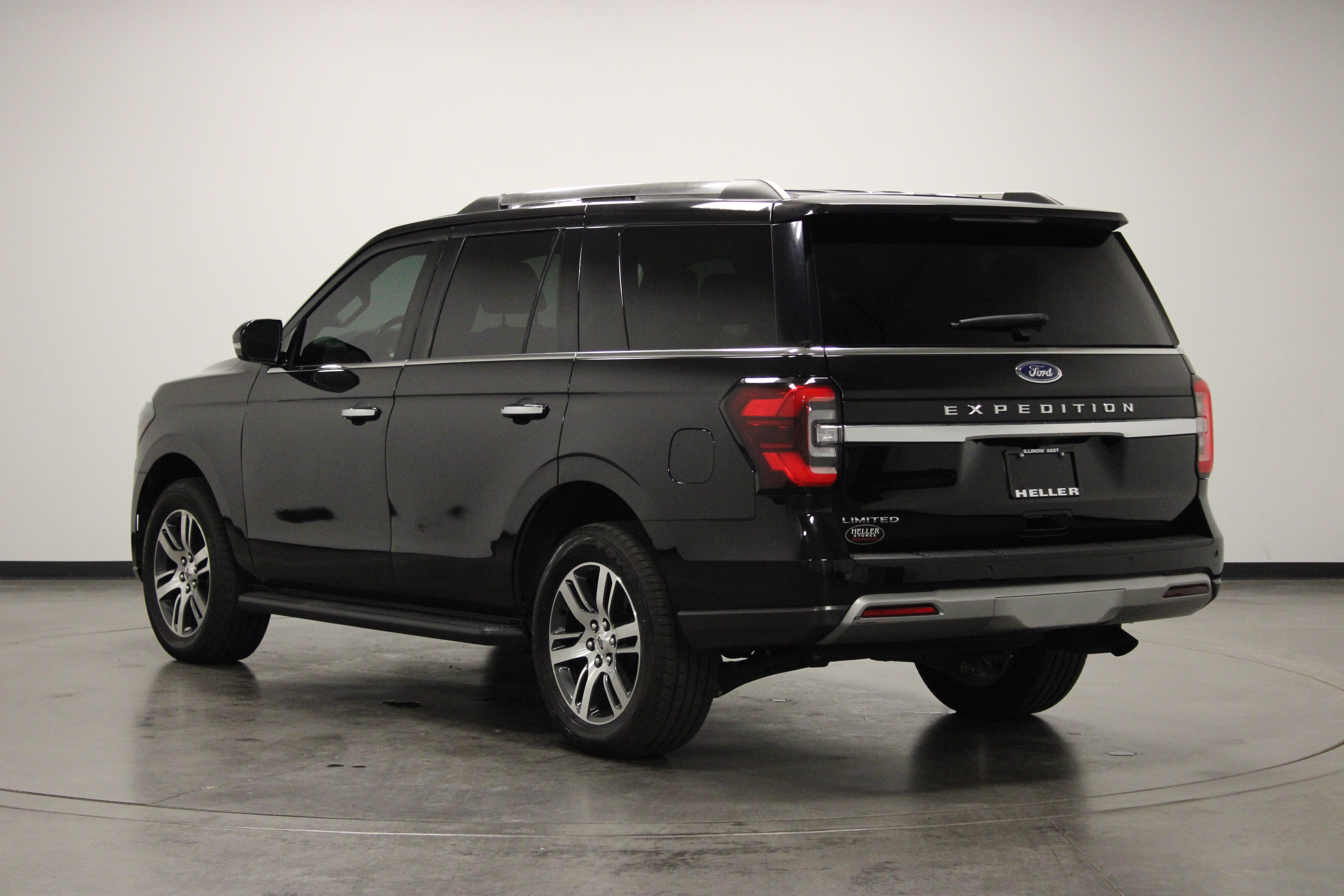Used 2024 Ford Expedition Limited AWD/4WD image 6