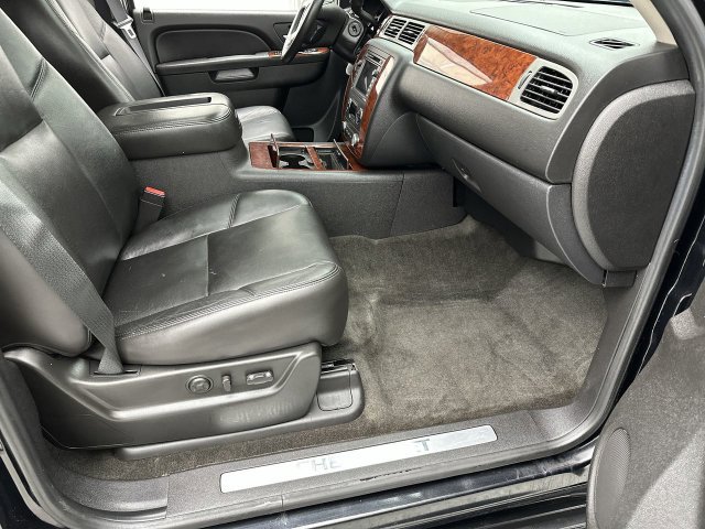 Used 2011 Chevrolet Tahoe LTZ AWD/4WD image 26