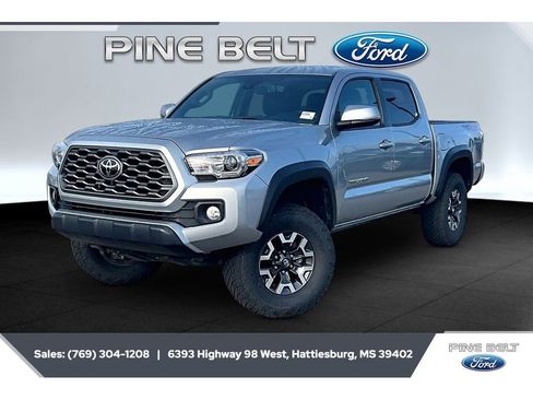 Used 2023 Toyota Tacoma TRD Off-Road w/ Technology Package AWD/4WD image 10