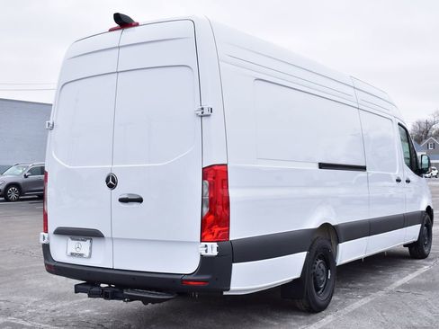 Used 2025 Mercedes-Benz Sprinter 2500 image 5
