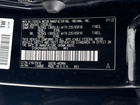 Used 2022 Toyota Highlander XLE FWD image 42