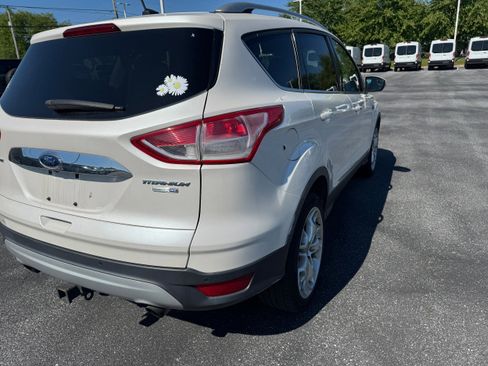 Used 2015 Ford Escape Titanium AWD/4WD image 4