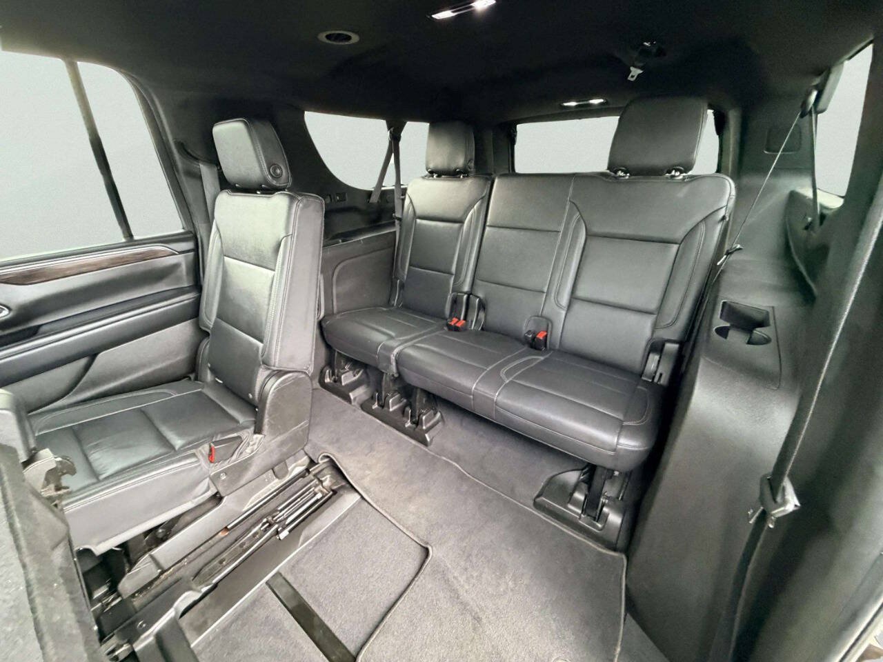 Used 2021 Chevrolet Suburban LT AWD/4WD image 25