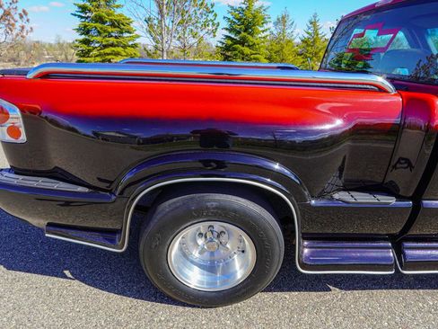 Used 1997 Chevrolet S10 Pickup LS w/ Preferred Equipment Group RWD image 12