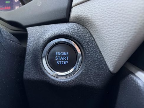 Used 2021 Toyota RAV4 Limited image 22