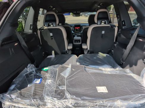 New 2026 Volvo XC90 B5 Plus w/ Protection Package Premier AWD/4WD image 16