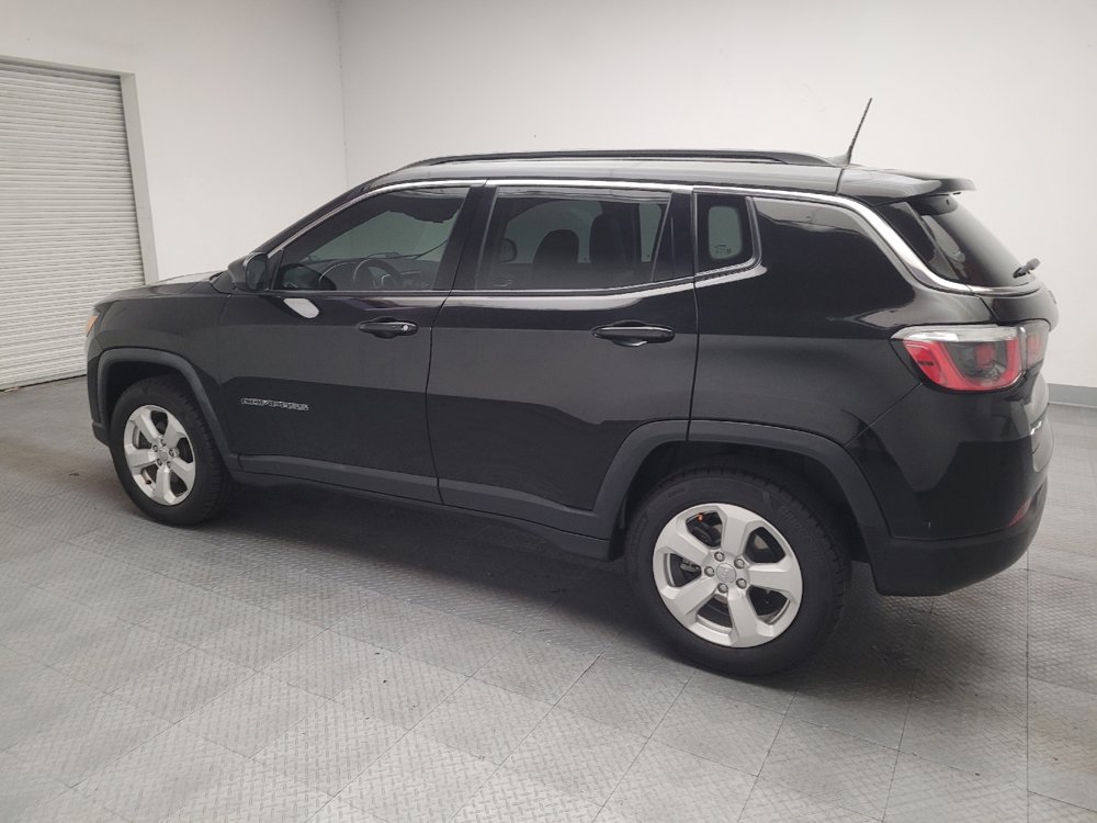 Used 2018 Jeep Compass Latitude w/ Popular Equipment Group AWD/4WD image 3