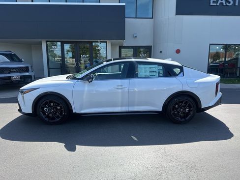 New 2025 Kia K4 GT-Line Turbo image 2