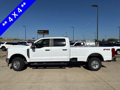Used 2023 Ford F250 XL w/ FX4 Off-Road Package AWD/4WD image 3