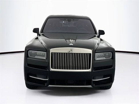 Used 2024 Rolls-Royce Cullinan image 2