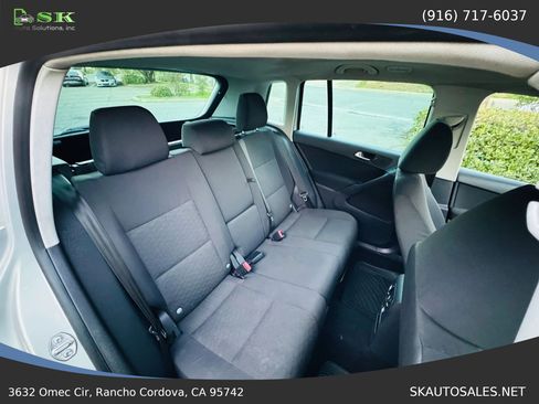 Used 2013 Volkswagen Tiguan S image 21