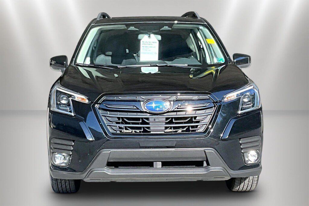 Used 2024 Subaru Forester Premium AWD/4WD image 2
