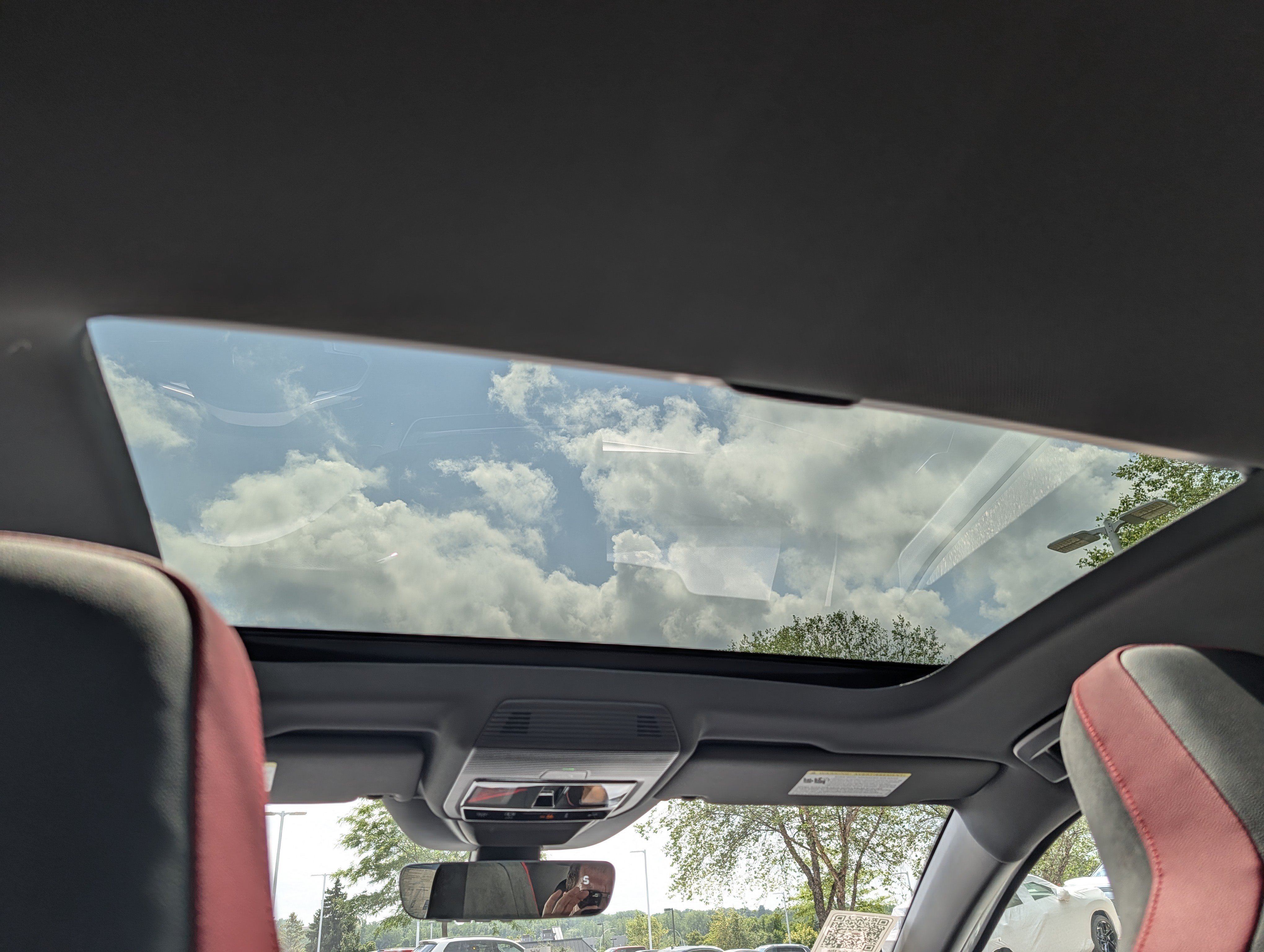 New 2026 Volkswagen GTI SE FWD image 10