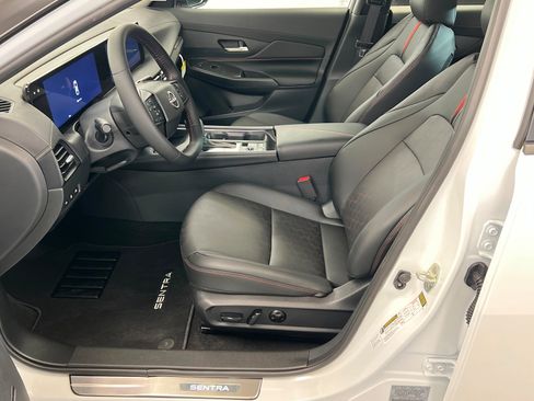 New 2026 Nissan Sentra SR w/ SR Premium Package FWD image 17