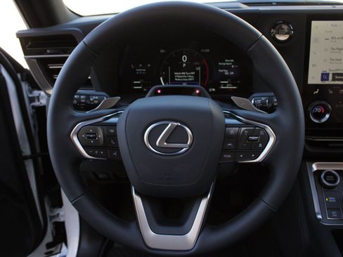 Used 2026 Lexus GX 550 w/ Cold Area Package image 11