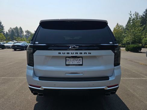New 2026 Chevrolet Suburban High Country AWD/4WD image 6