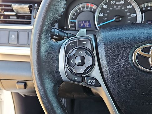 Used 2014 Toyota Camry SE image 16