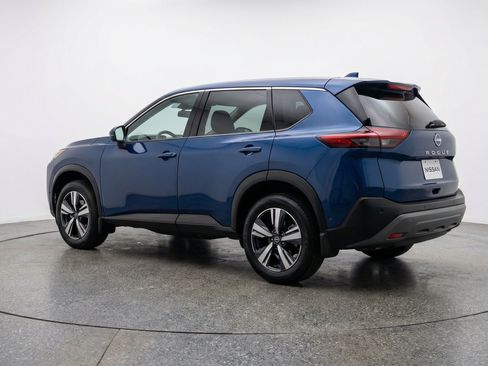 Used 2025 Nissan Rogue SV FWD image 6